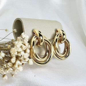 Brinco pêndulo arcos entrelaçados médio