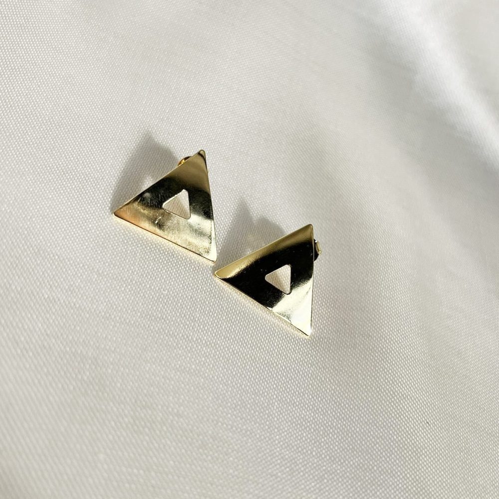 Brinco Triângulo Vazado - Imagem 3