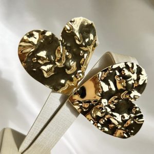 Brinco Martelado Coração Grande