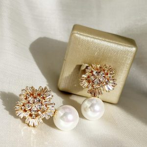 Brinco Flor Strass e Pérola