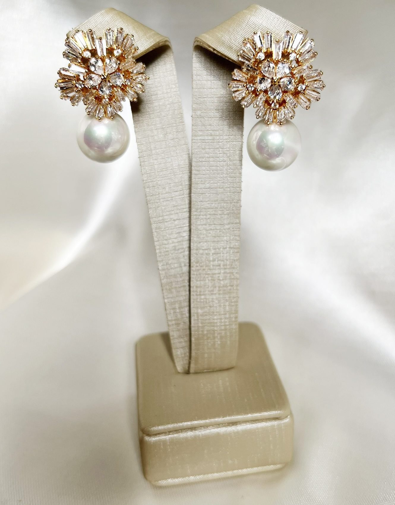 Brinco Flor Strass e Pérola - Imagem 3