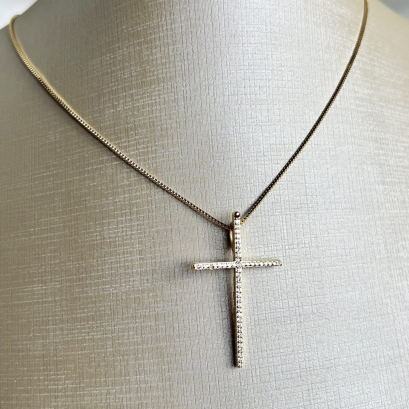 Colar Cruz Cravejada - Imagem 2